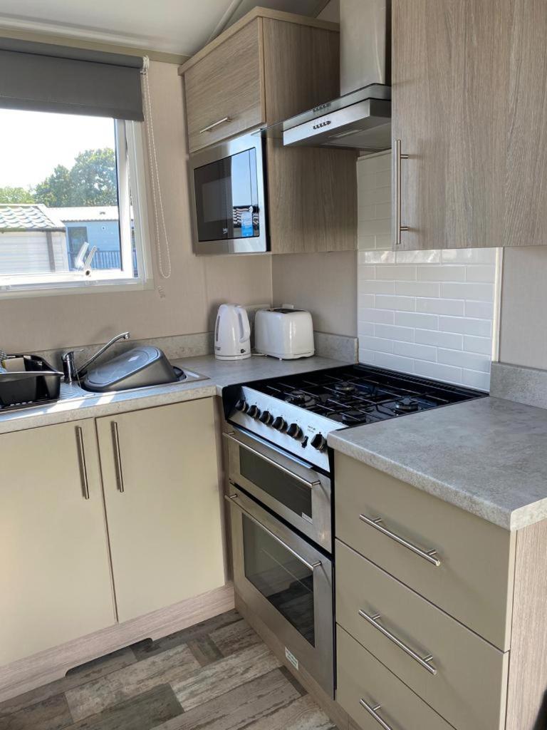Luxury Holiday Home Sleeps 6 Pet Friendly 圣奥斯特尔 外观 照片