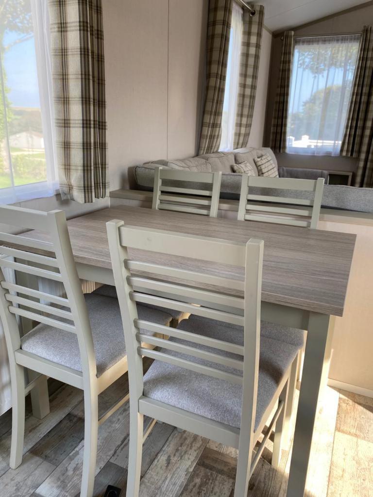 Luxury Holiday Home Sleeps 6 Pet Friendly 圣奥斯特尔 外观 照片